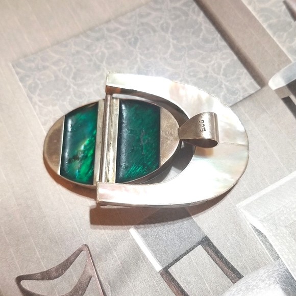 1960s Modernist Designer Abalone MOP Hinged Sterling Pendant - Picture 5 of 8